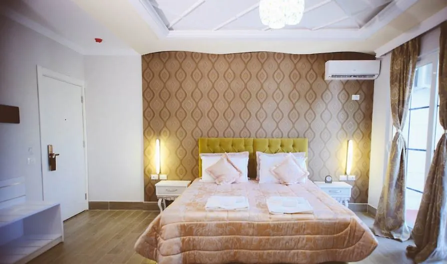 Hotel Grand Blue Fafa Golem