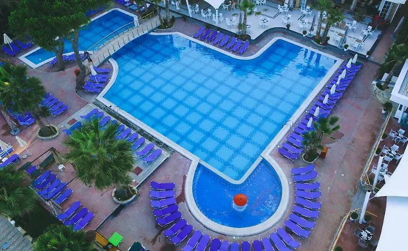Hotel Grand Blue Fafa Golem